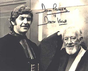 La firma de David Prowse en una foto junto al desaparecido Alec Guiness...