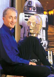 Anthony Daniels con la mscara de C3PO