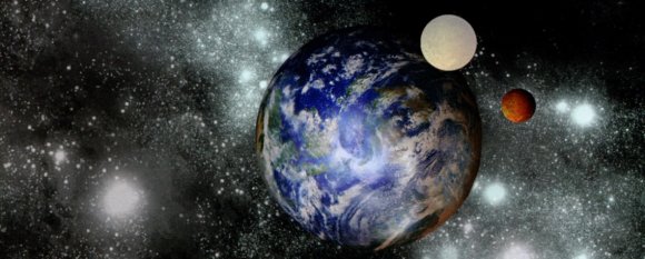 El planeta Tython junto a sus dos lunas la brillante Ashla y el oscuro Bogan