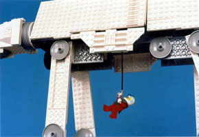 Luke trepa hasta el AT-AT