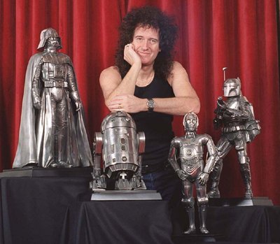 brian may con sus nuevas figuras