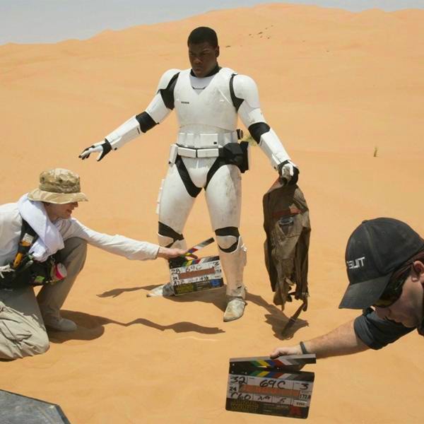 John Boyega (Finn) preparado para rodar