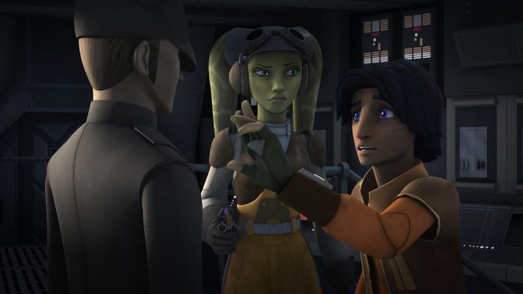Ezra intenta usar el truco mental con el capitán imperial y Hera lo mira escéptica