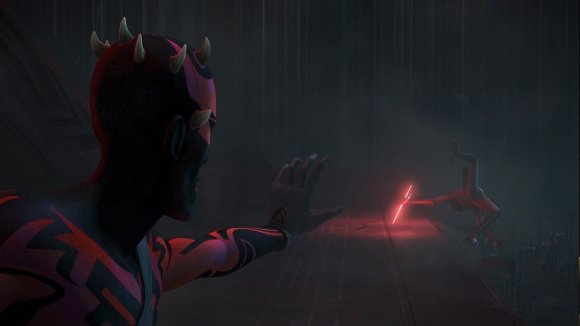 Maul empuja con la Fuerza al Octavo Hermano y lo hace caer de la pirámide
