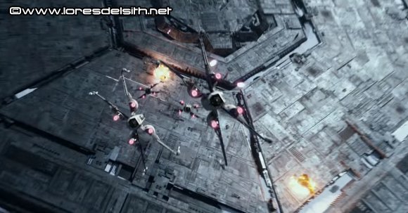 Cazas de La Resistencia disparando sobre la Base Starkiller